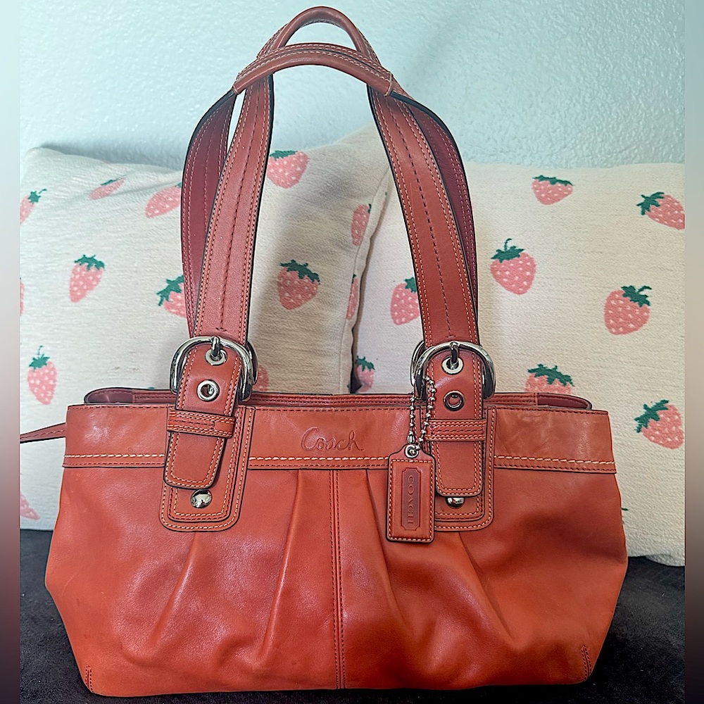 Vintage - Coach- Orange Soho Pleated Leather Shoulder Bag D0949-F13732